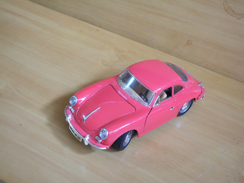 Illustration for article titled PINK PORSCHE 356B 1/18
